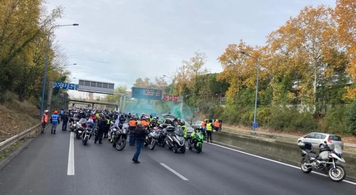 Manif motard Toulouse .jpg